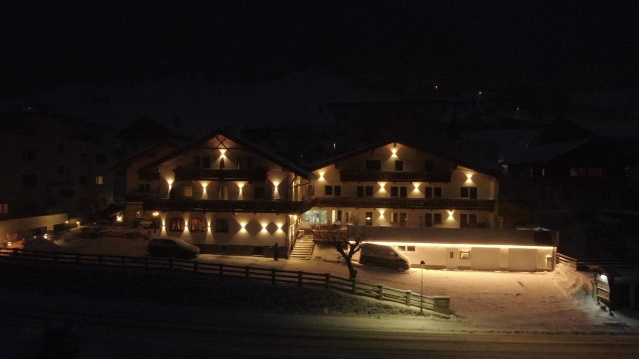 Alpen Gasthof Apartments Hohe Burg Trins Exterior foto