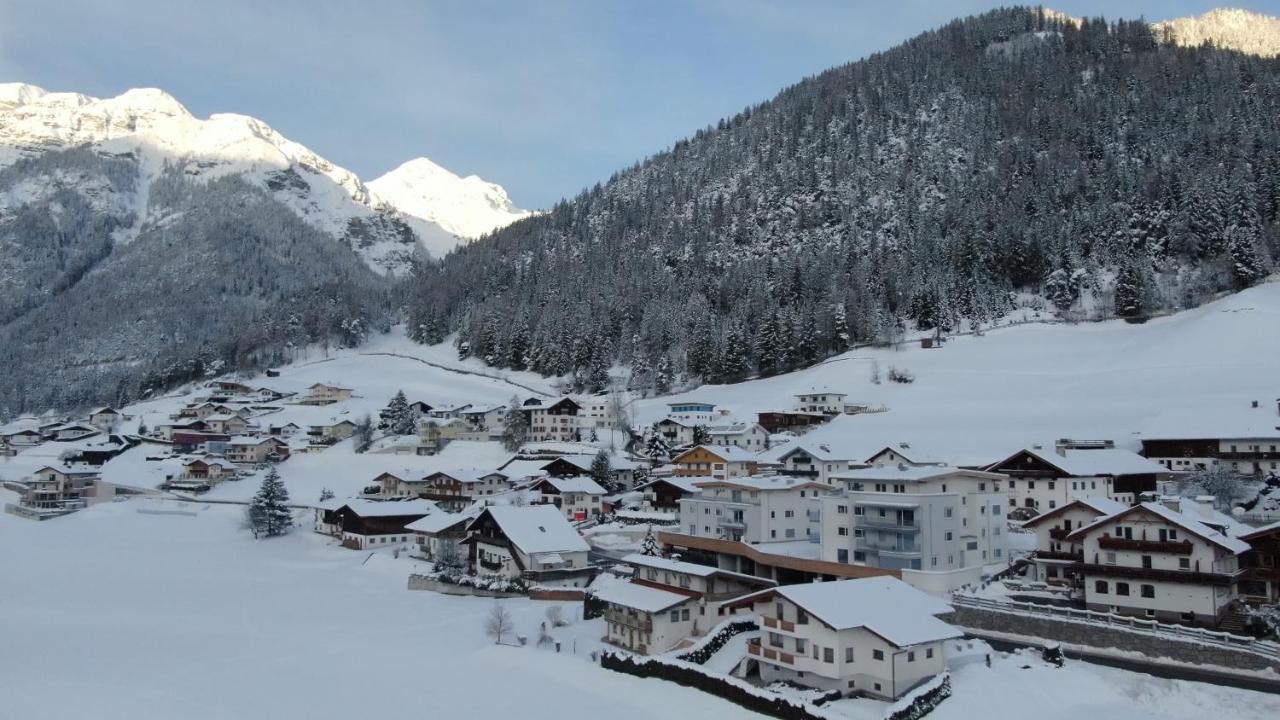 Alpen Gasthof Apartments Hohe Burg Trins Exterior foto