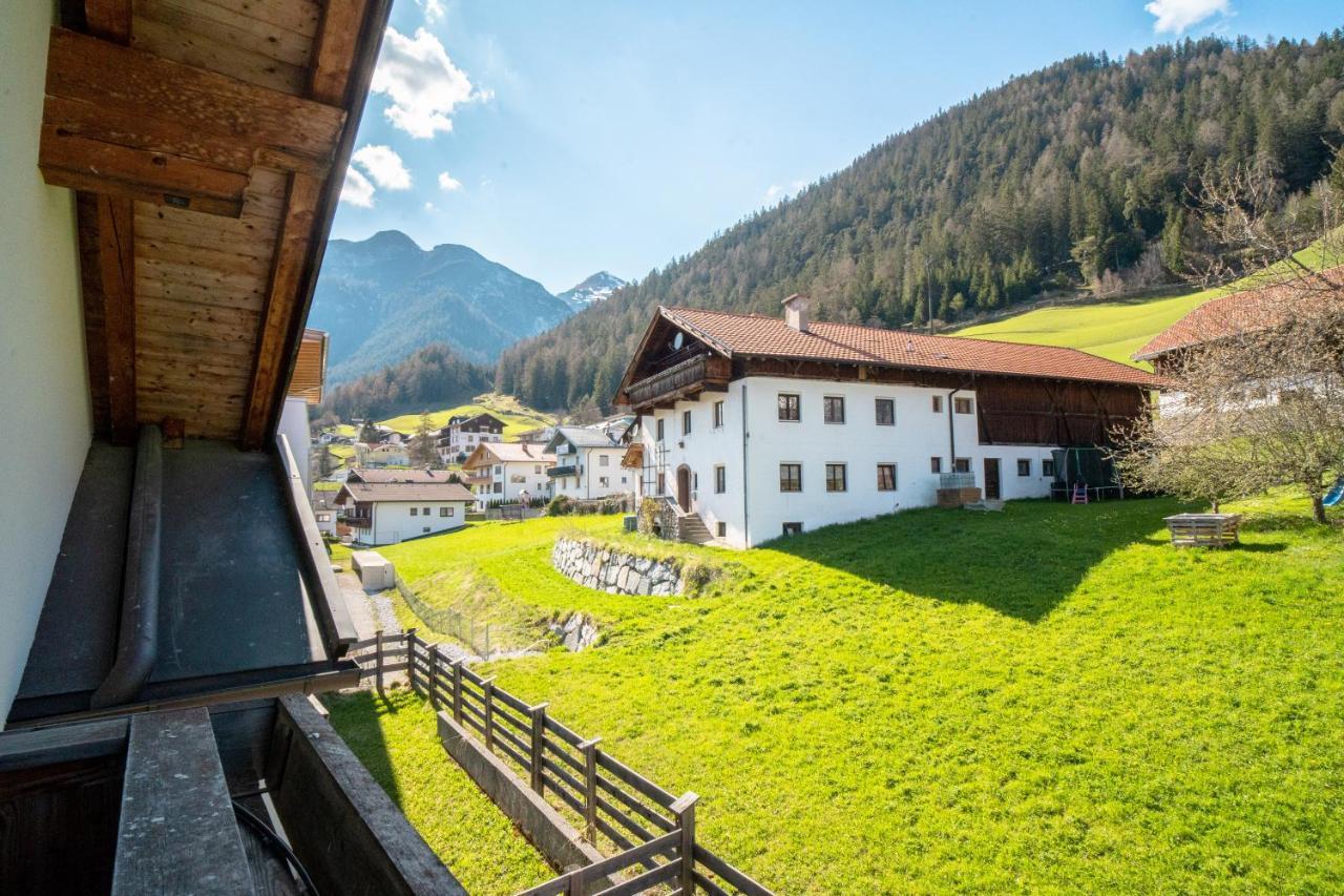 Alpen Gasthof Apartments Hohe Burg Trins Exterior foto