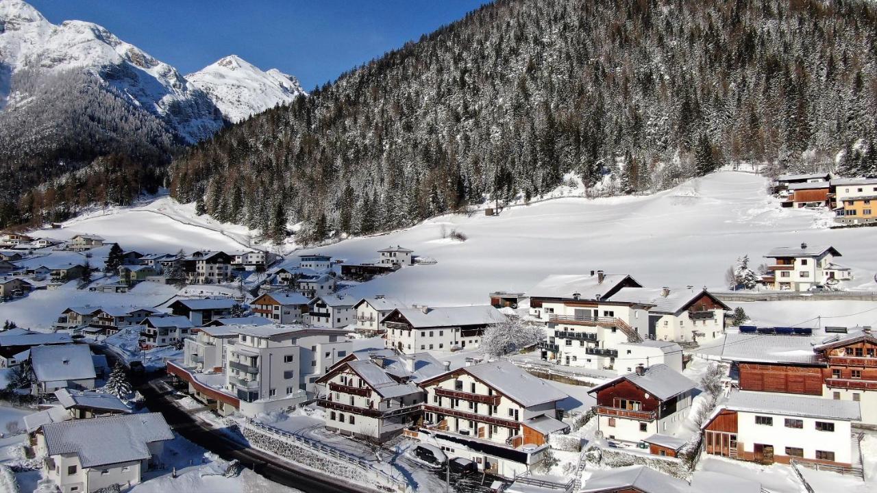 Alpen Gasthof Apartments Hohe Burg Trins Exterior foto