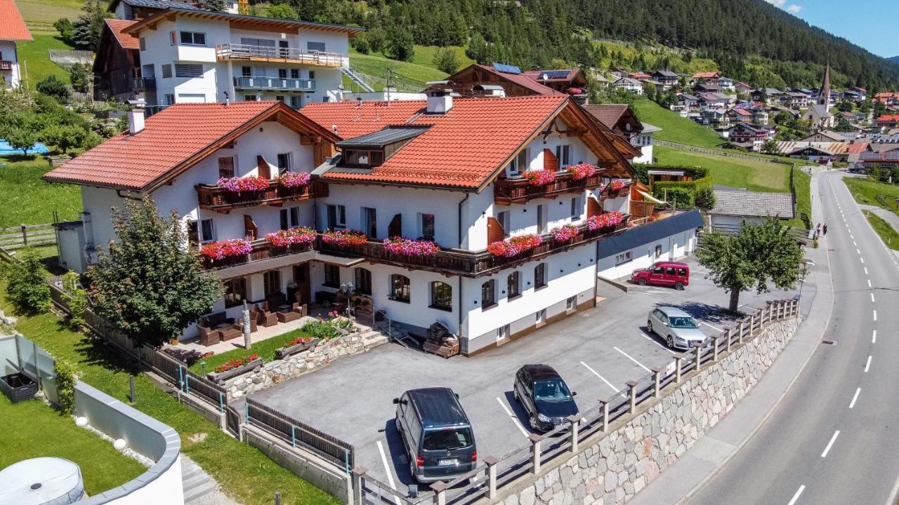 Alpen Gasthof Apartments Hohe Burg Trins Exterior foto