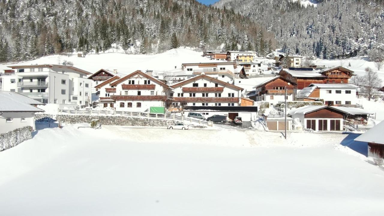 Alpen Gasthof Apartments Hohe Burg Trins Exterior foto