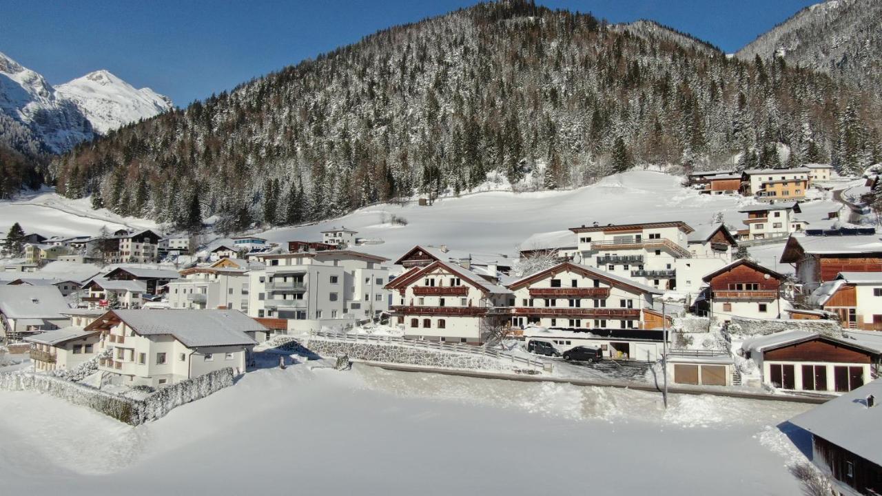 Alpen Gasthof Apartments Hohe Burg Trins Exterior foto