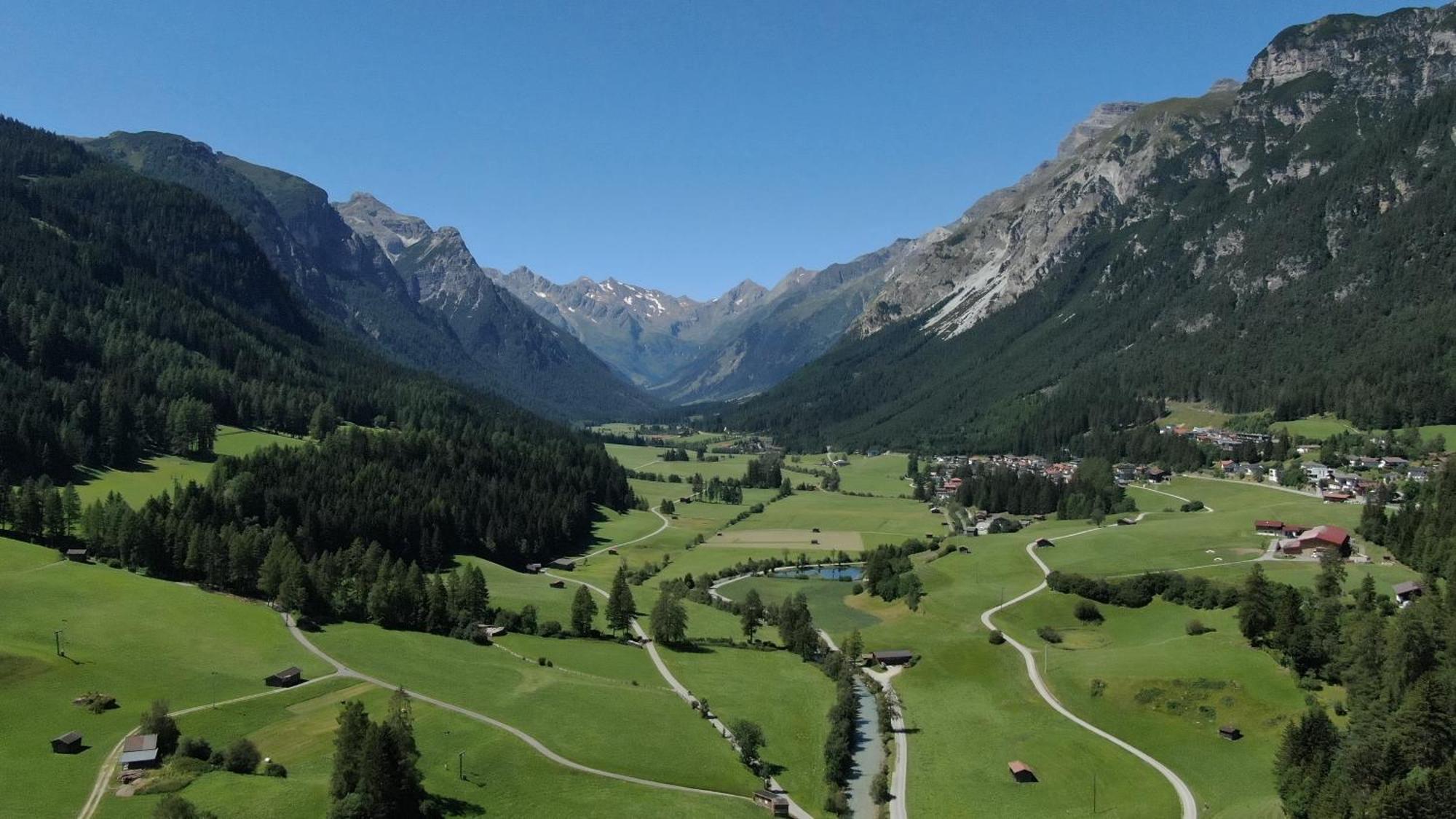 Alpen Gasthof Apartments Hohe Burg Trins Exterior foto